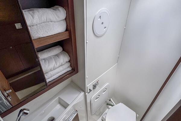 Wanderlust 40ft Lagoon Yacht For Sale