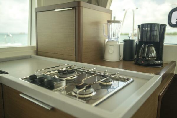 Wanderlust 40ft Lagoon Yacht For Sale