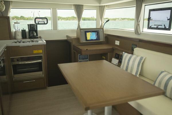 Wanderlust 40ft Lagoon Yacht For Sale