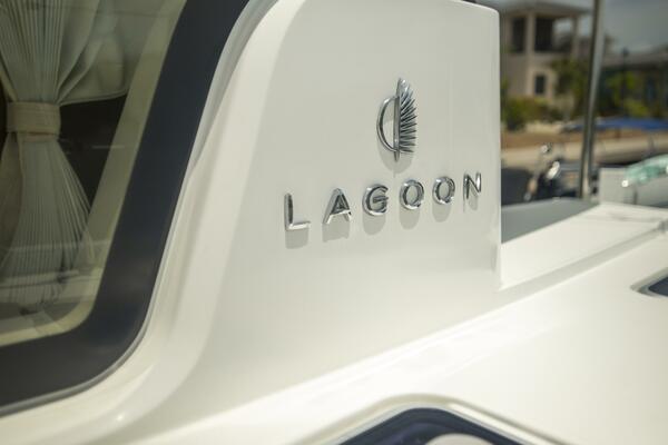 Wanderlust 40ft Lagoon Yacht For Sale