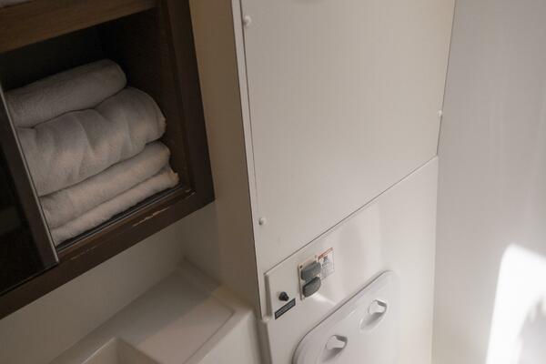 Wanderlust 40ft Lagoon Yacht For Sale