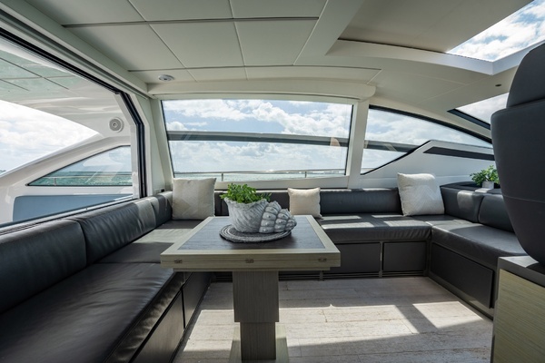 2020 Pershing 62