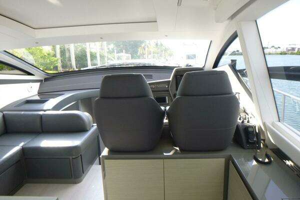 Pershing 62 Yacht For Sale