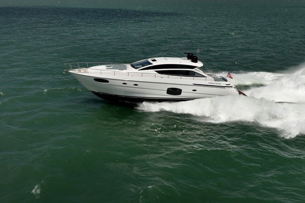 2020 Pershing 62