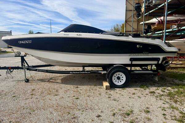 20-ft-Four Winns-2018-HD200- Port Severn Ontario Canada  yacht for sale