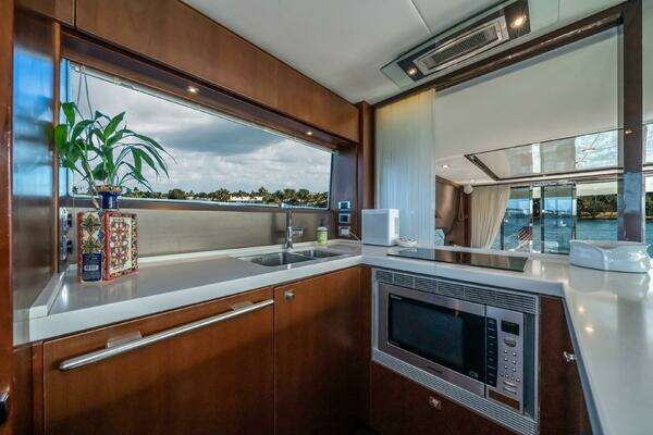 Princess 64 Flybridge Yacht For Sale