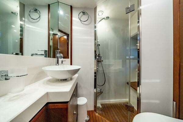 Princess 64 Flybridge Yacht For Sale