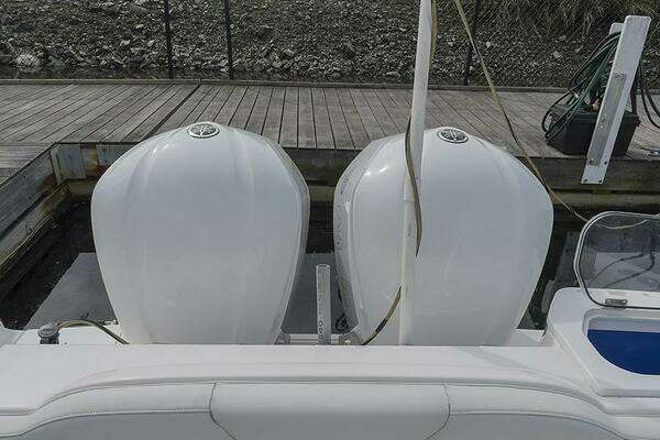 Photo of the 2015 Everglades 295 Center Console