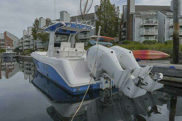 Photo of the 2015 Everglades 295 Center Console