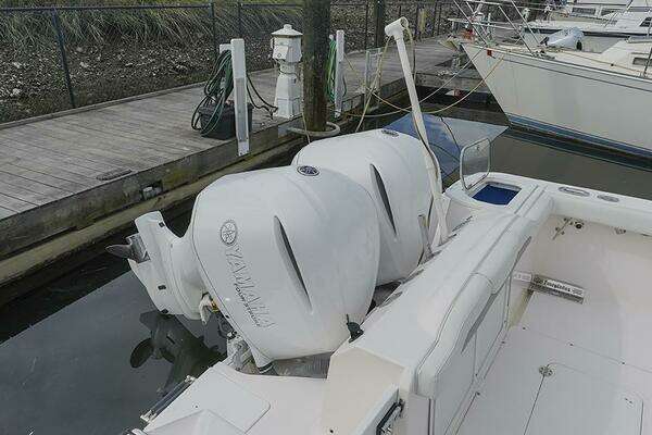 Photo of the 2015 Everglades 295 Center Console