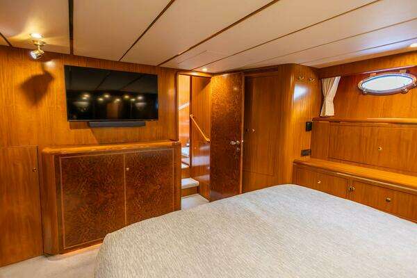 Ocean Alexander Raised Pilothouse Flybridge Sedan Yacht For Sale