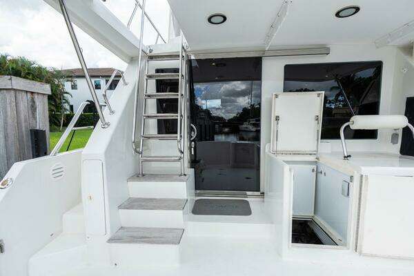 Ocean Alexander Raised Pilothouse Flybridge Sedan Yacht For Sale