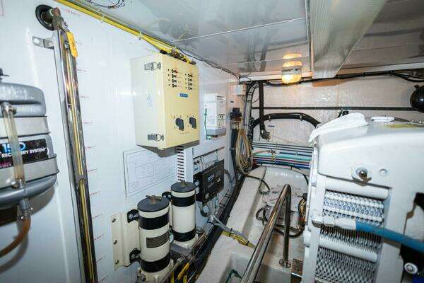 Ocean Alexander Raised Pilothouse Flybridge Sedan Yacht For Sale