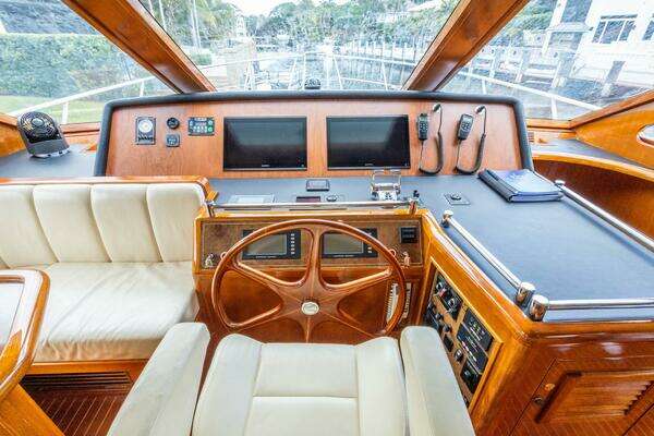 Ocean Alexander Raised Pilothouse Flybridge Sedan Yacht For Sale