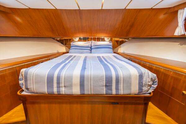 Ocean Alexander Raised Pilothouse Flybridge Sedan Yacht For Sale