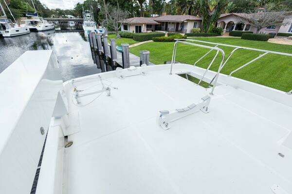 Ocean Alexander Raised Pilothouse Flybridge Sedan Yacht For Sale