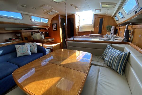Dolce Vita 41ft Hunter Yacht For Sale