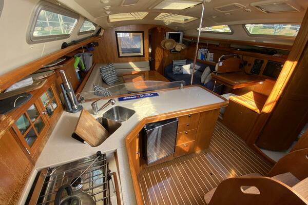 Dolce Vita 41ft Hunter Yacht For Sale