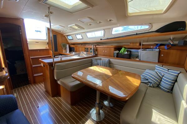 Dolce Vita 41ft Hunter Yacht For Sale