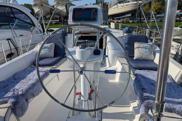 Dolce Vita 41ft Hunter Yacht For Sale