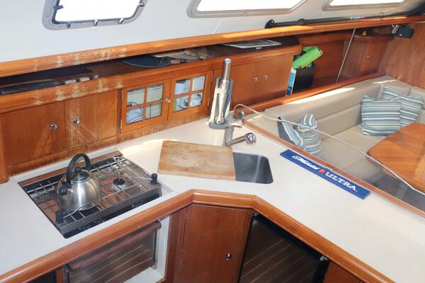 Dolce Vita 41ft Hunter Yacht For Sale
