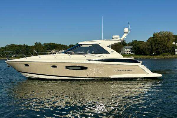 42-ft-Regal-2018-42 Sport Coupe- Greenwich Connecticut United States  yacht for sale