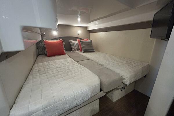 42ft Regal Yacht For Sale