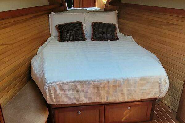 Hunter 49 Yacht For Sale