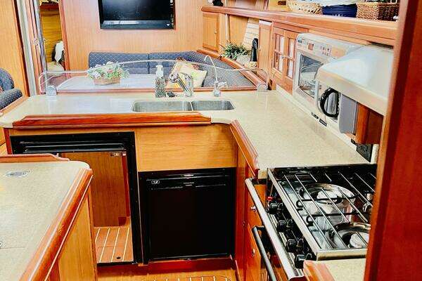 Hunter 49 Yacht For Sale