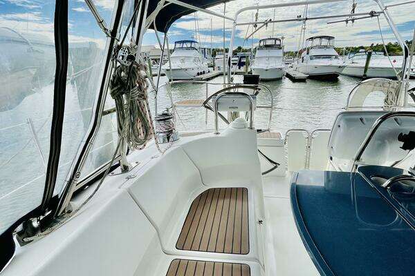Hunter 49 Yacht For Sale