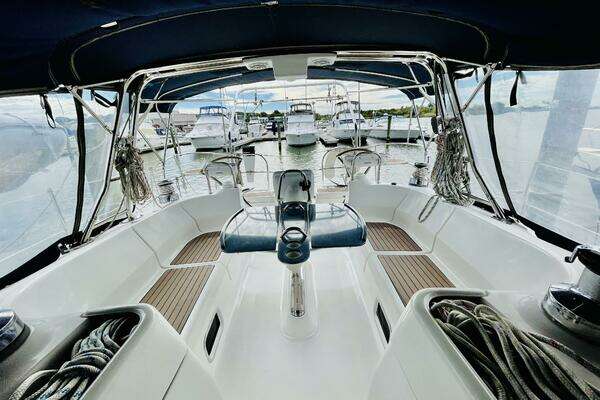 Hunter 49 Yacht For Sale