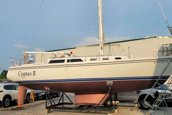 Photo of the 1992 Catalina  "Cygnus II"