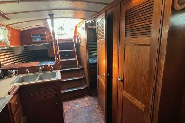 Ella Lin 37ft Endeavour Yacht For Sale