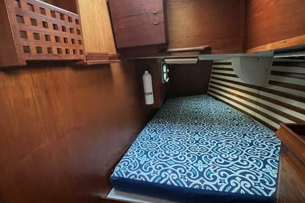 Ella Lin 37ft Endeavour Yacht For Sale