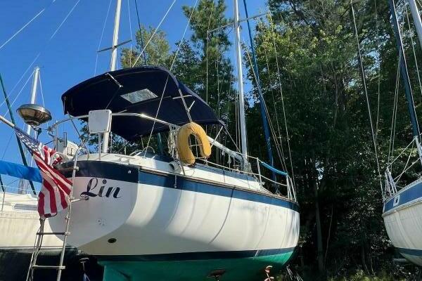 Ella Lin 37ft Endeavour Yacht For Sale