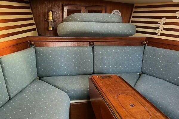 Ella Lin 37ft Endeavour Yacht For Sale