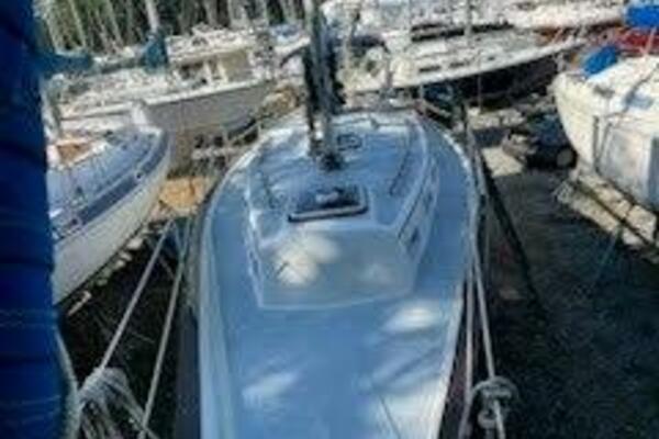 Ella Lin 37ft Endeavour Yacht For Sale
