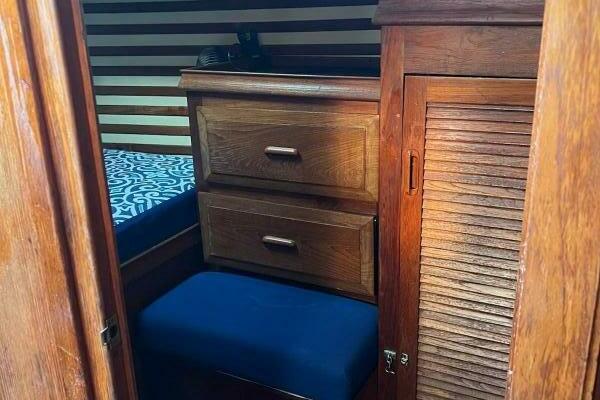 Ella Lin 37ft Endeavour Yacht For Sale