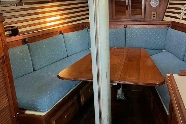 Ella Lin 37ft Endeavour Yacht For Sale