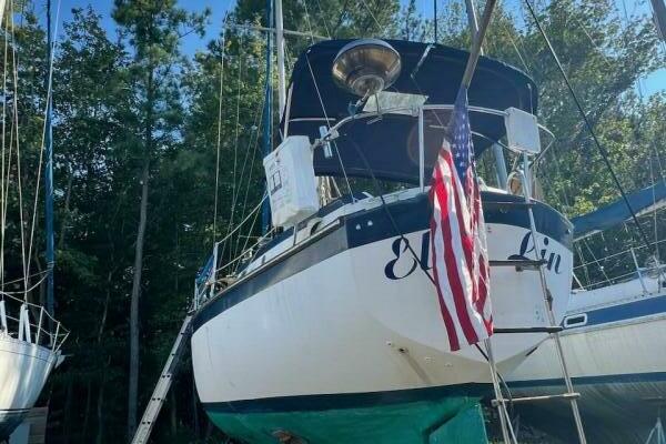 Ella Lin 37ft Endeavour Yacht For Sale