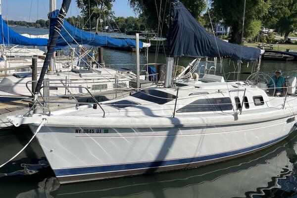 Papillon 30ft Hunter Yacht For Sale