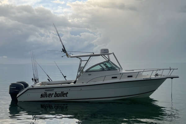 31-ft-Pursuit-2003-2870 Walkaround-Silver Bullet-Fort Lauderdale Florida United States yacht for sale