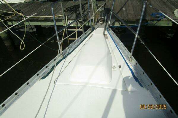 Photo of the 1998 Beneteau Oceanis 381 "Little Wing"