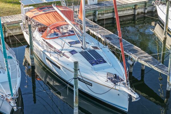Cinnamon Girl 44ft Jeanneau Yacht For Sale