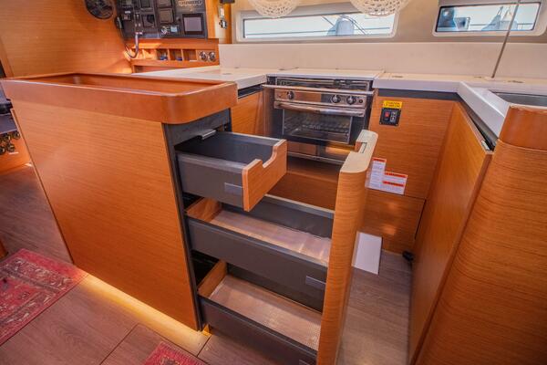 Cinnamon Girl 44ft Jeanneau Yacht For Sale