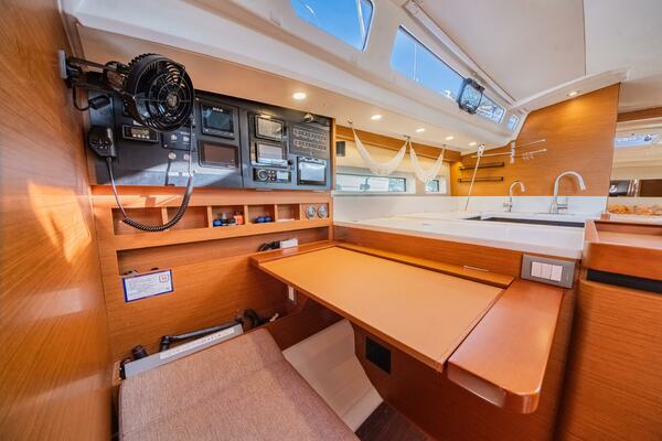Cinnamon Girl 44ft Jeanneau Yacht For Sale