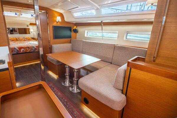 Cinnamon Girl 44ft Jeanneau Yacht For Sale