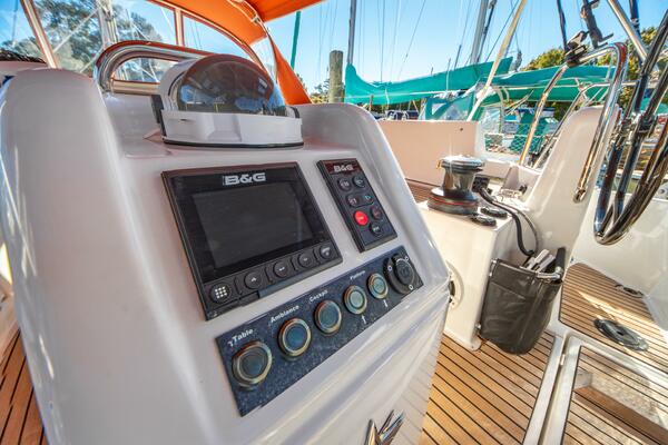 Cinnamon Girl 44ft Jeanneau Yacht For Sale