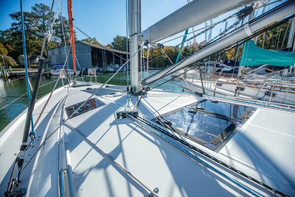 Cinnamon Girl 44ft Jeanneau Yacht For Sale