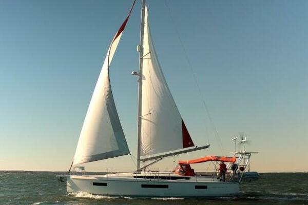 Cinnamon Girl 44ft Jeanneau Yacht For Sale